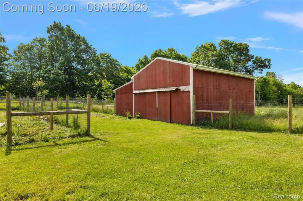 10324 Oakhill Road Springfield Charter Township MI 48442