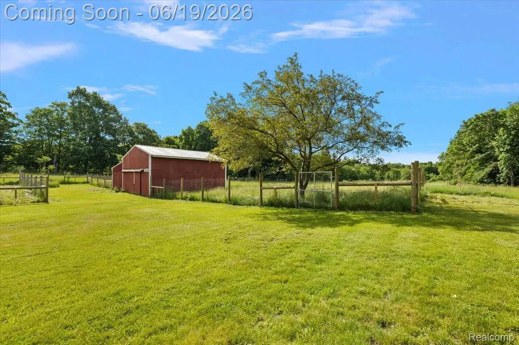 10324 Oakhill Road Springfield Charter Township MI 48442