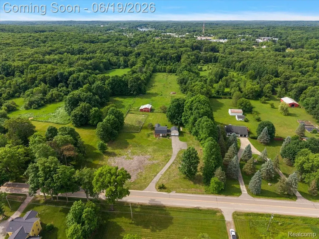 10324 Oakhill Road Springfield Charter Township MI 48442