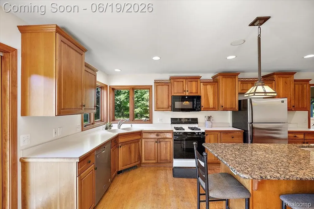 10324 Oakhill Road Springfield Charter Township MI 48442