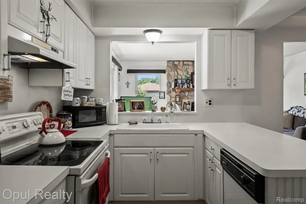 1218 Barchester Street Westland City MI 48186