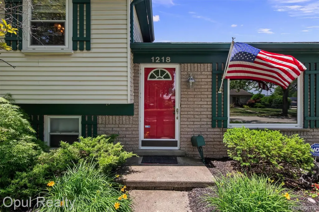 1218 Barchester Street Westland City MI 48186