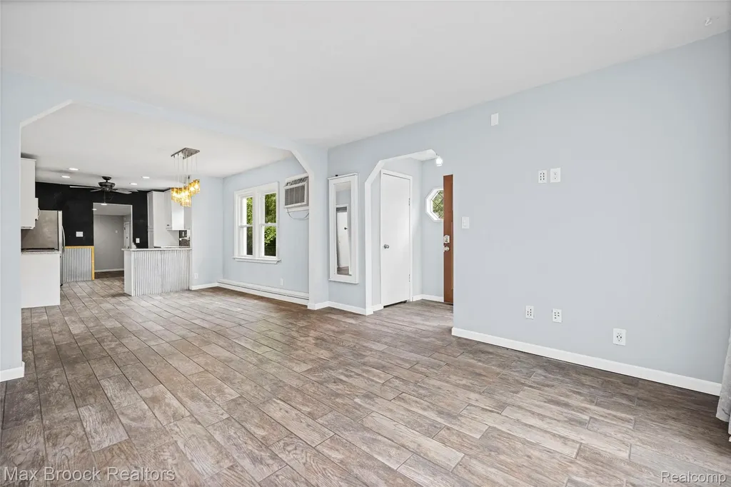 30066 Bock Street Garden City City MI 48135