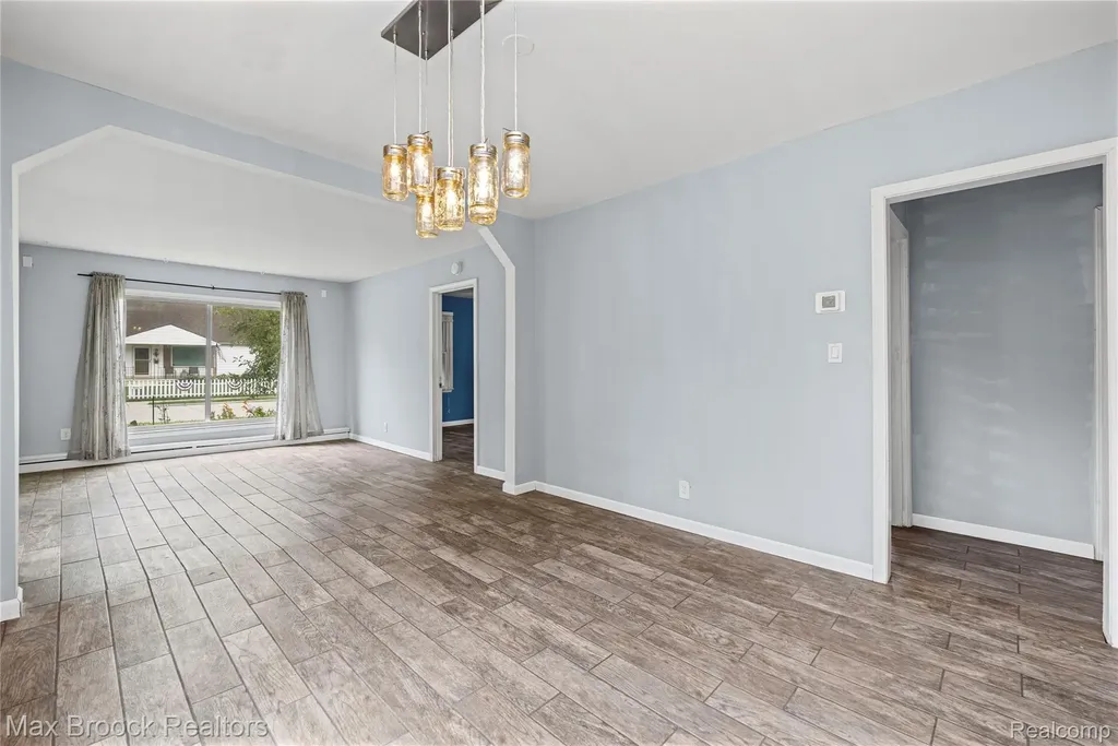 30066 Bock Street Garden City City MI 48135