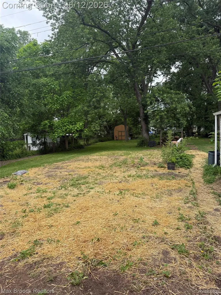 30066 Bock Street Garden City City MI 48135