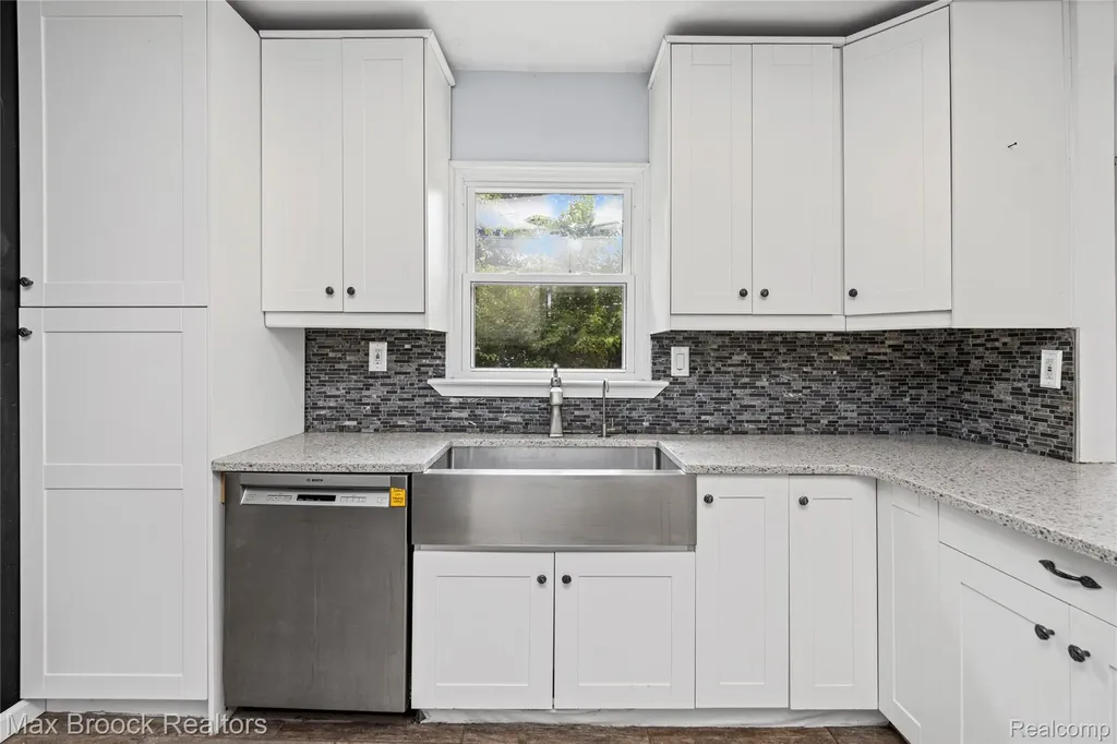 30066 Bock Street Garden City City MI 48135