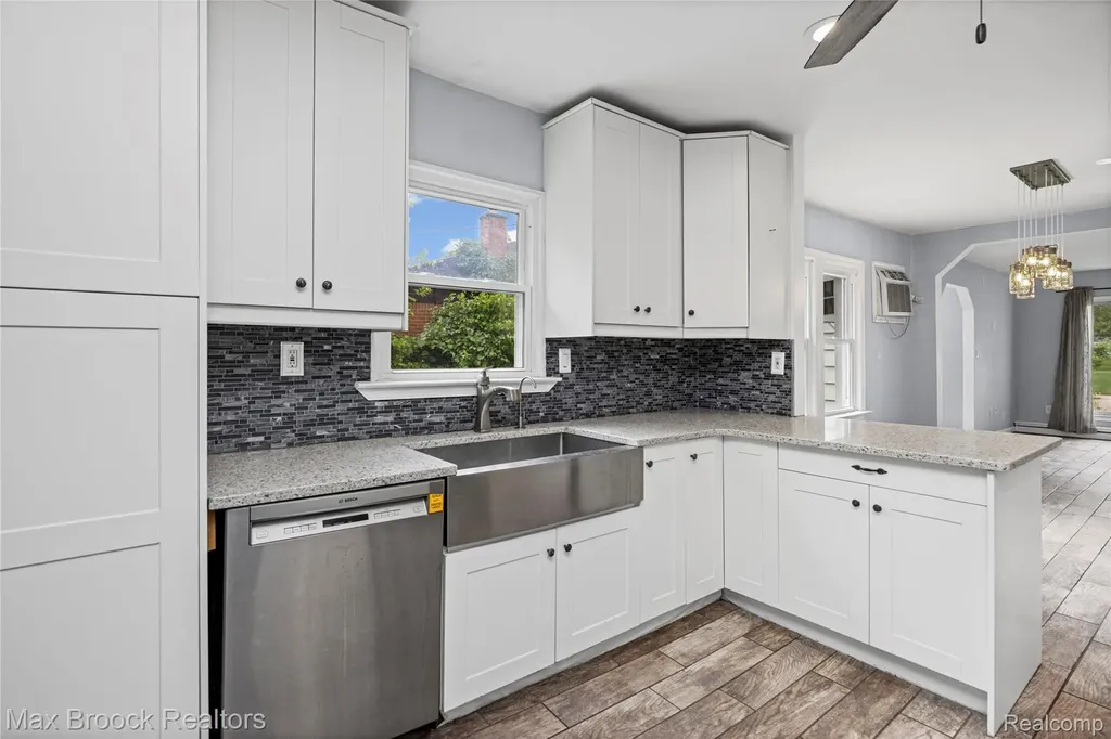 30066 Bock Street Garden City City MI 48135