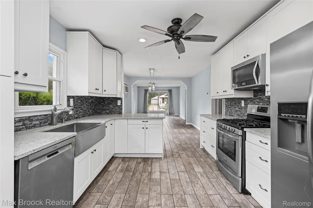 30066 Bock Street Garden City City MI 48135