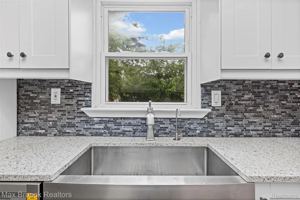 30066 Bock Street Garden City City MI 48135