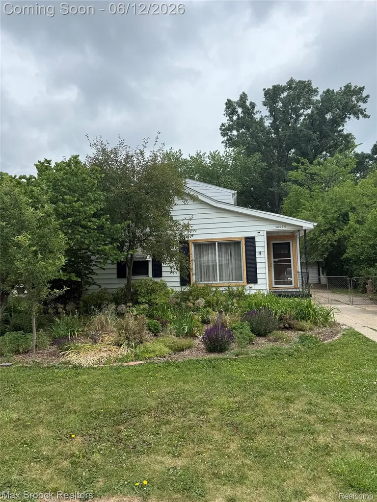 30066 Bock Street Garden City City MI 48135