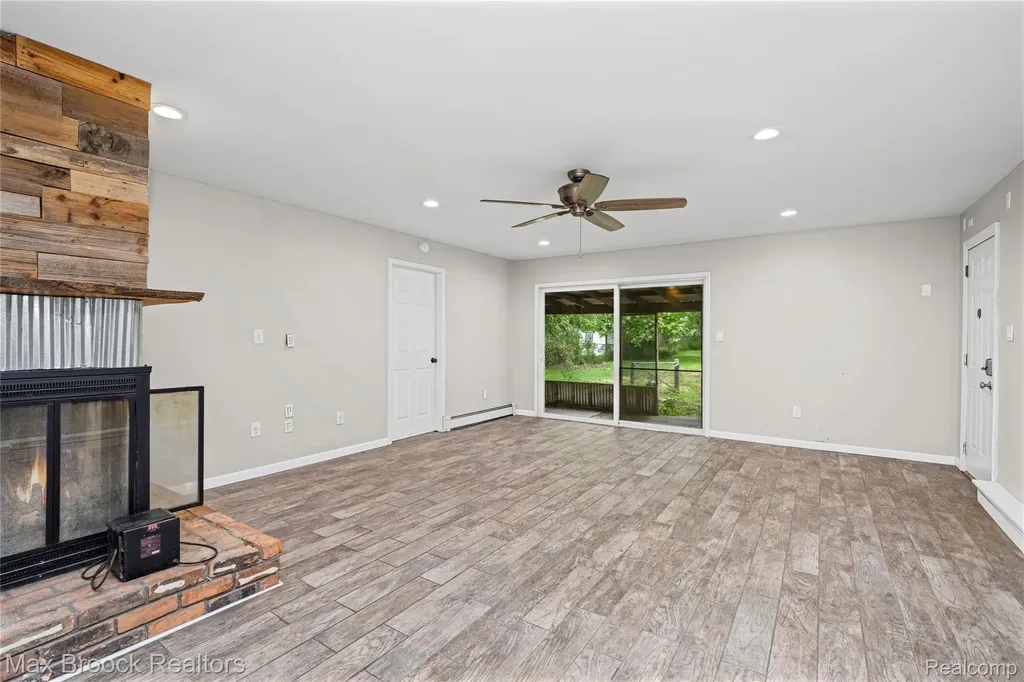 30066 Bock Street Garden City City MI 48135