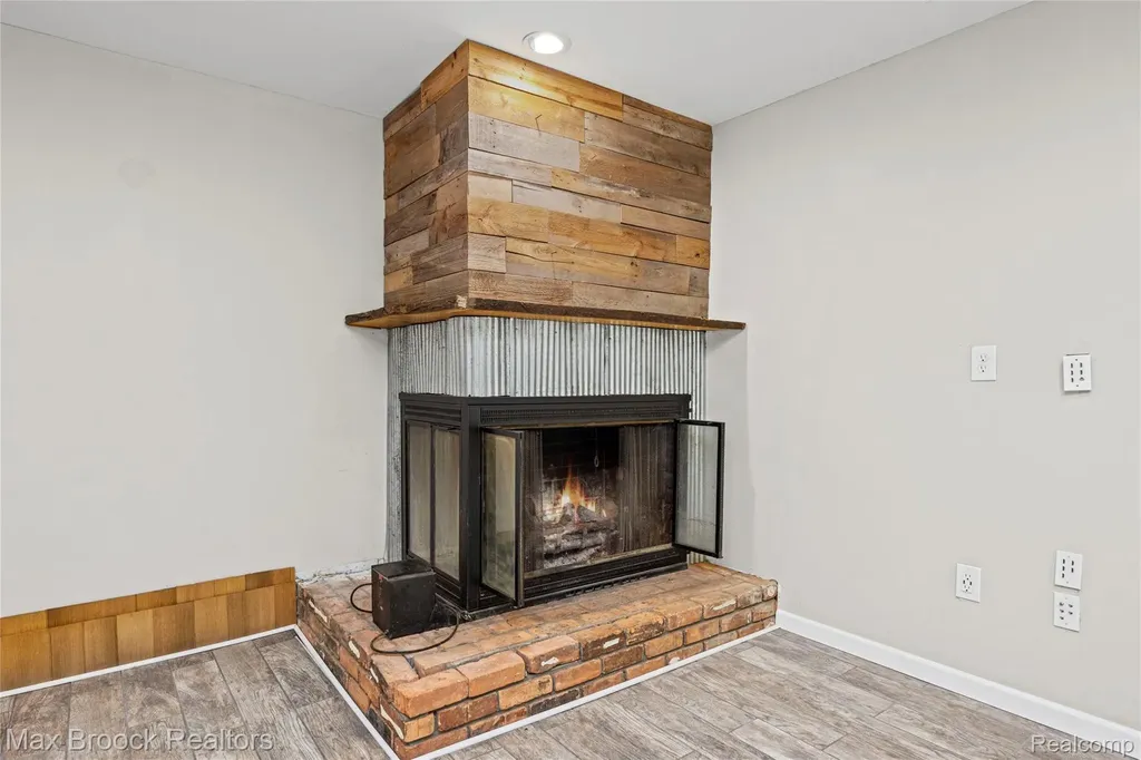 30066 Bock Street Garden City City MI 48135