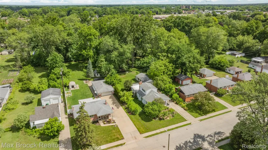30066 Bock Street Garden City City MI 48135