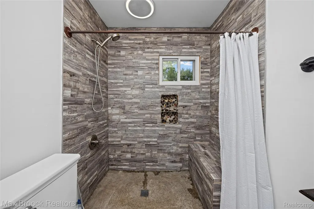 30066 Bock Street Garden City City MI 48135