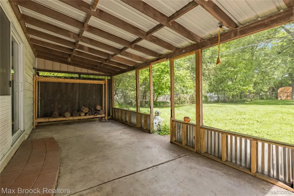 30066 Bock Street Garden City City MI 48135