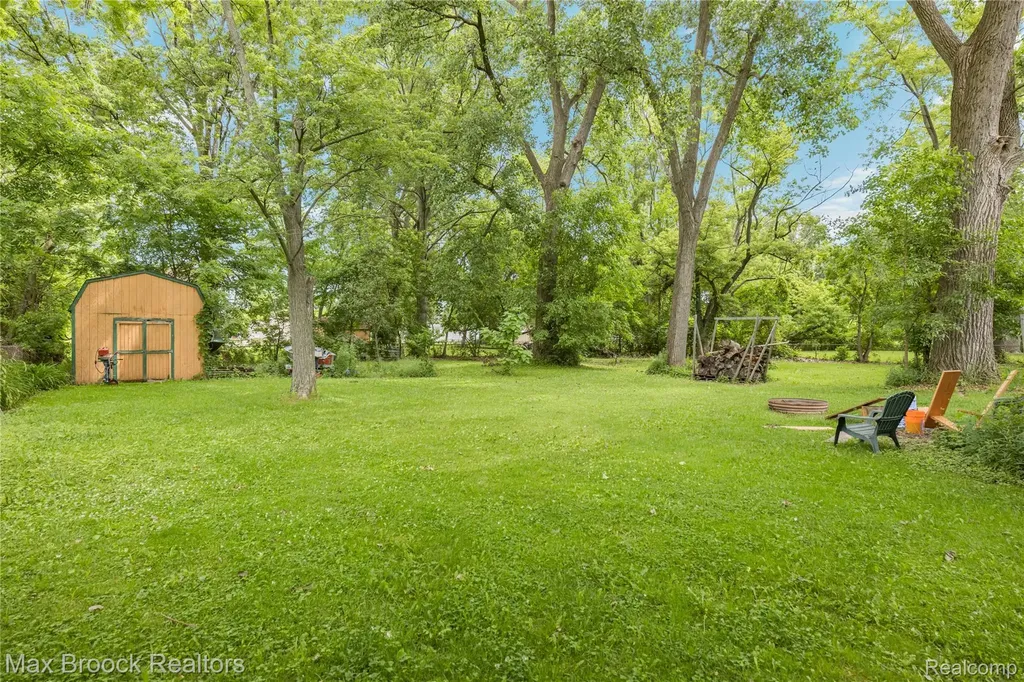 30066 Bock Street Garden City City MI 48135
