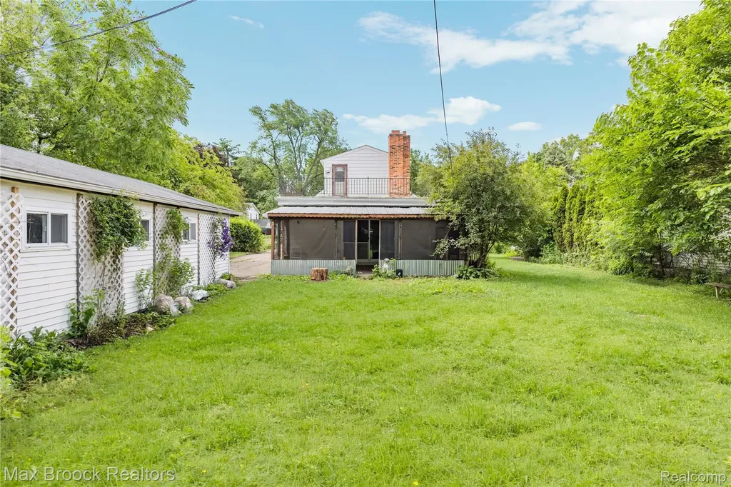 30066 Bock Street Garden City City MI 48135