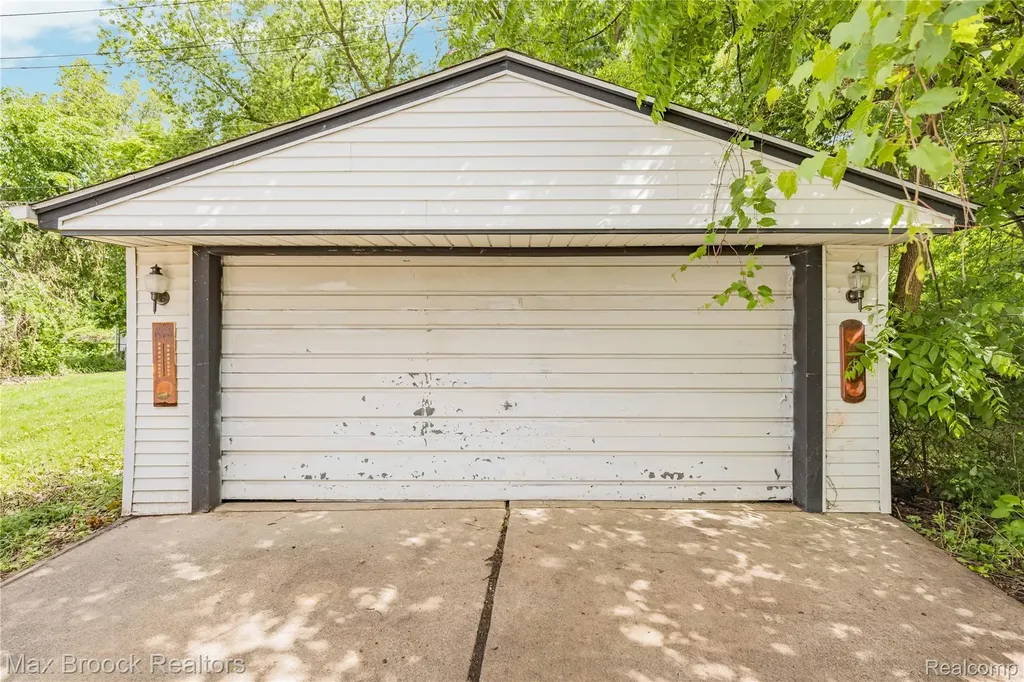 30066 Bock Street Garden City City MI 48135