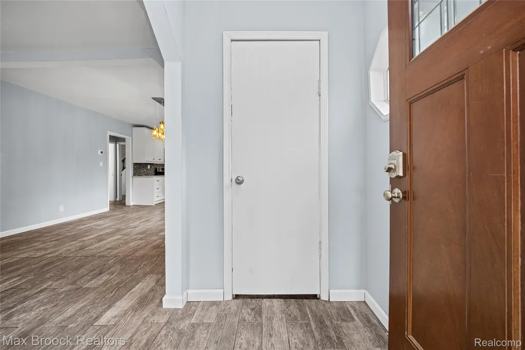30066 Bock Street Garden City City MI 48135