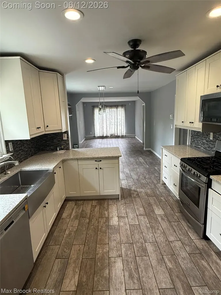 30066 Bock Street Garden City City MI 48135