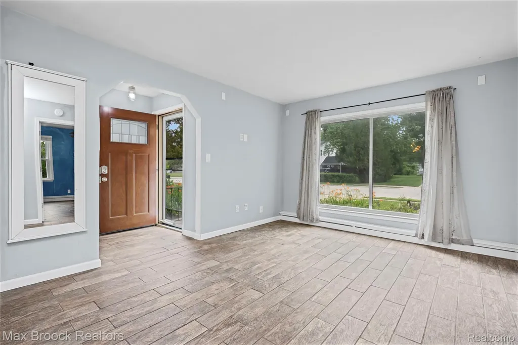 30066 Bock Street Garden City City MI 48135