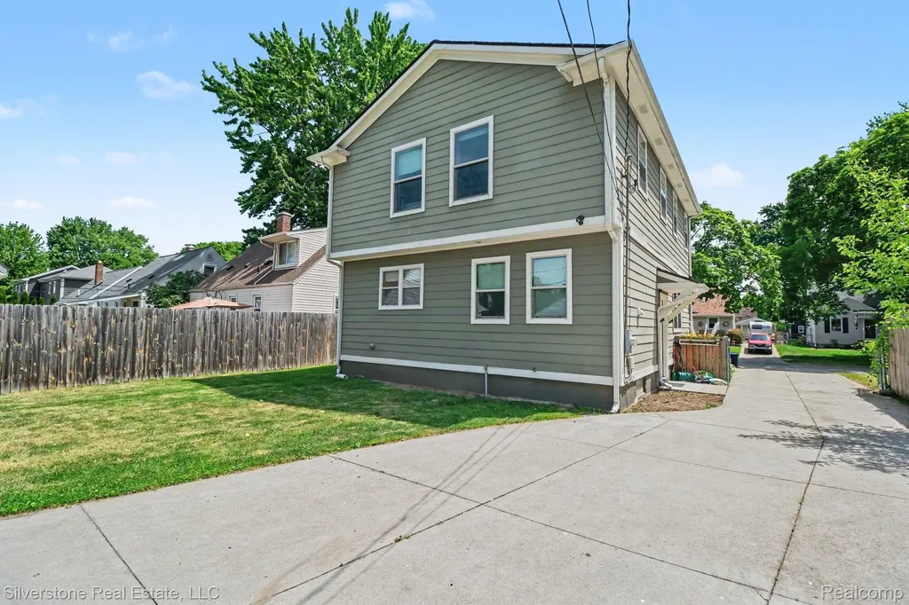 501 N Kenwood Avenue Royal Oak City MI 48067