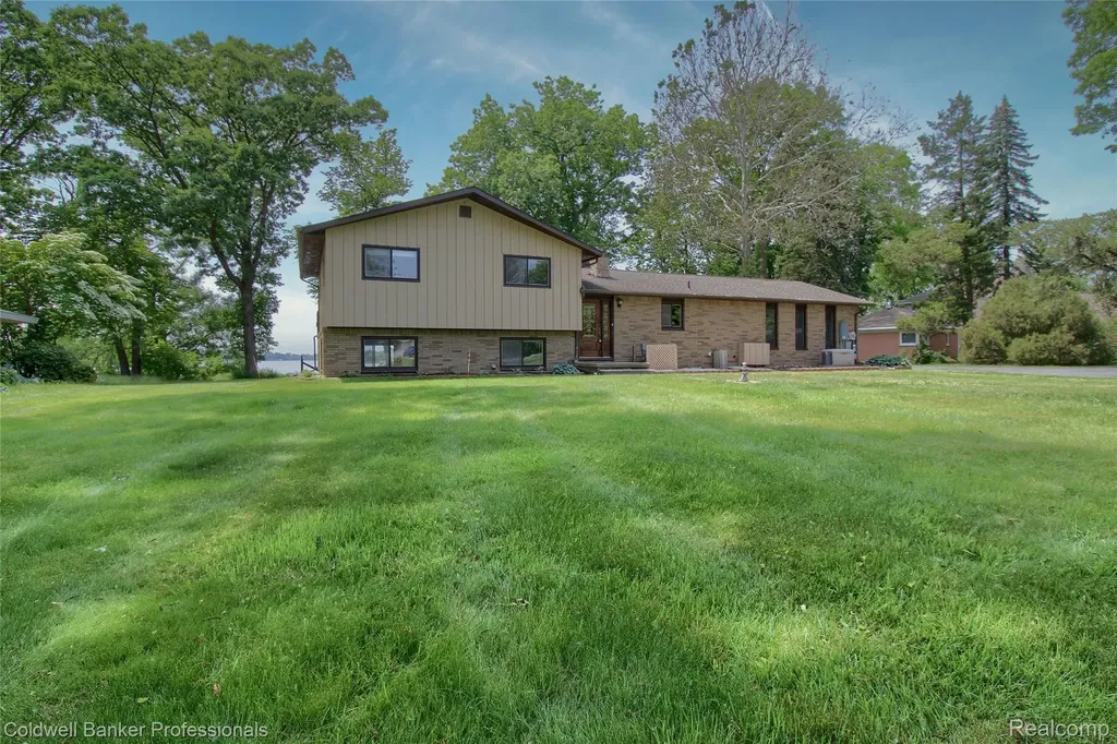 11770 Sunset Lane Van Buren Charter Township MI 48111