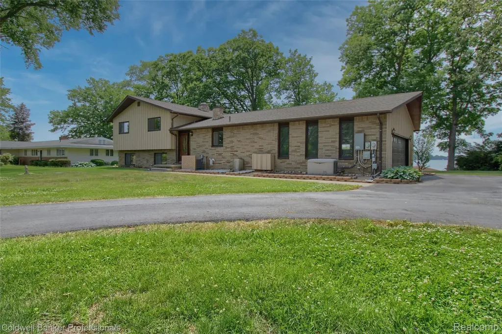 11770 Sunset Lane Van Buren Charter Township MI 48111