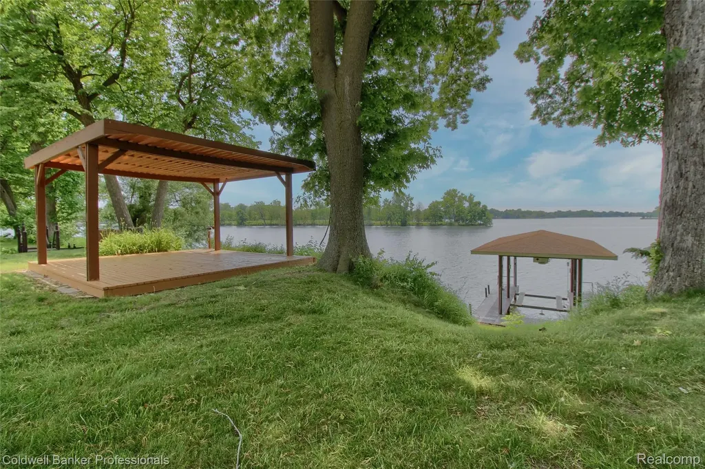 11770 Sunset Lane Van Buren Charter Township MI 48111