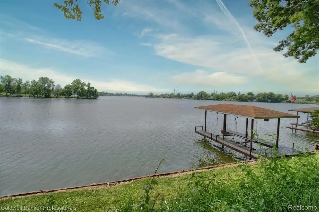 11770 Sunset Lane Van Buren Charter Township MI 48111
