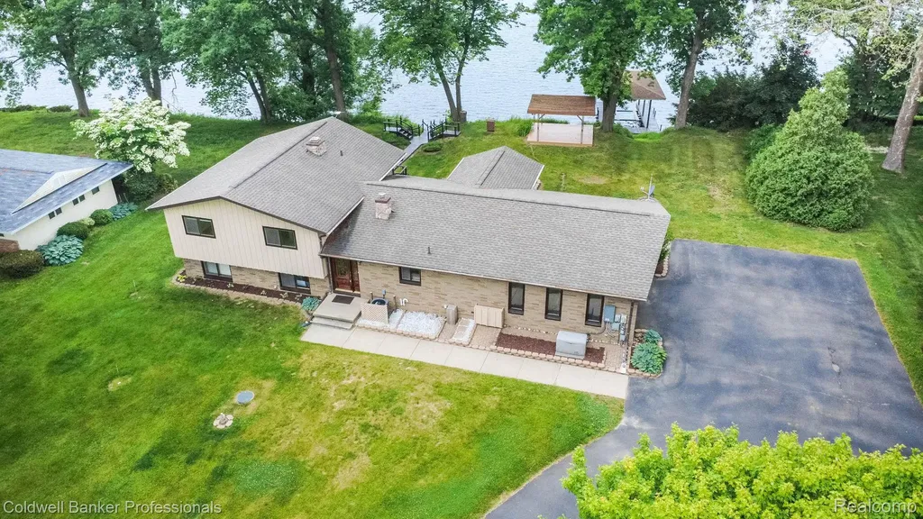 11770 Sunset Lane Van Buren Charter Township MI 48111