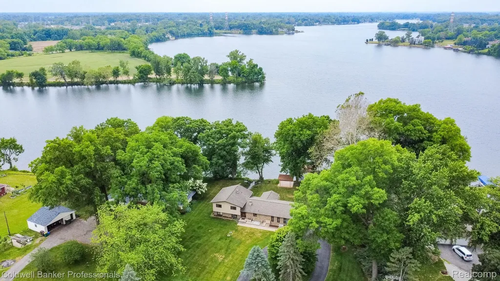 11770 Sunset Lane Van Buren Charter Township MI 48111