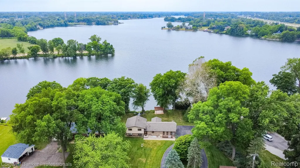 11770 Sunset Lane Van Buren Charter Township MI 48111