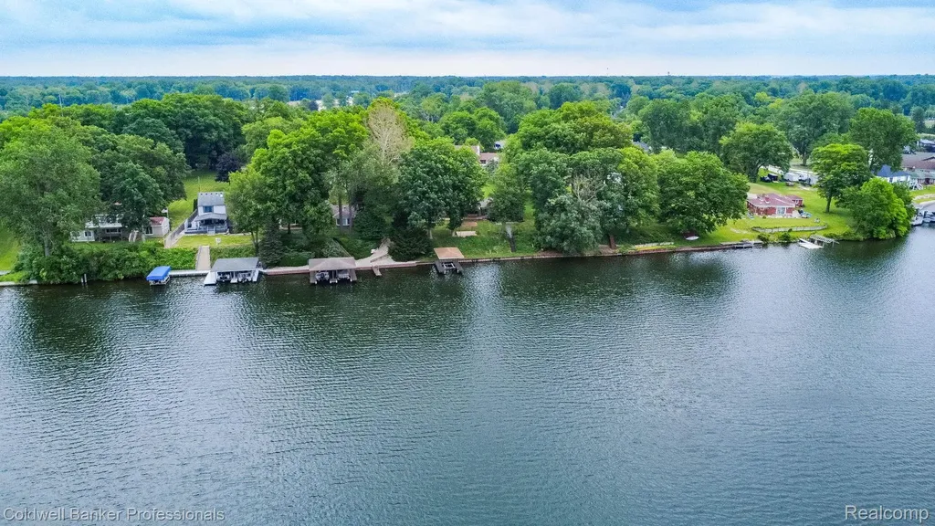 11770 Sunset Lane Van Buren Charter Township MI 48111