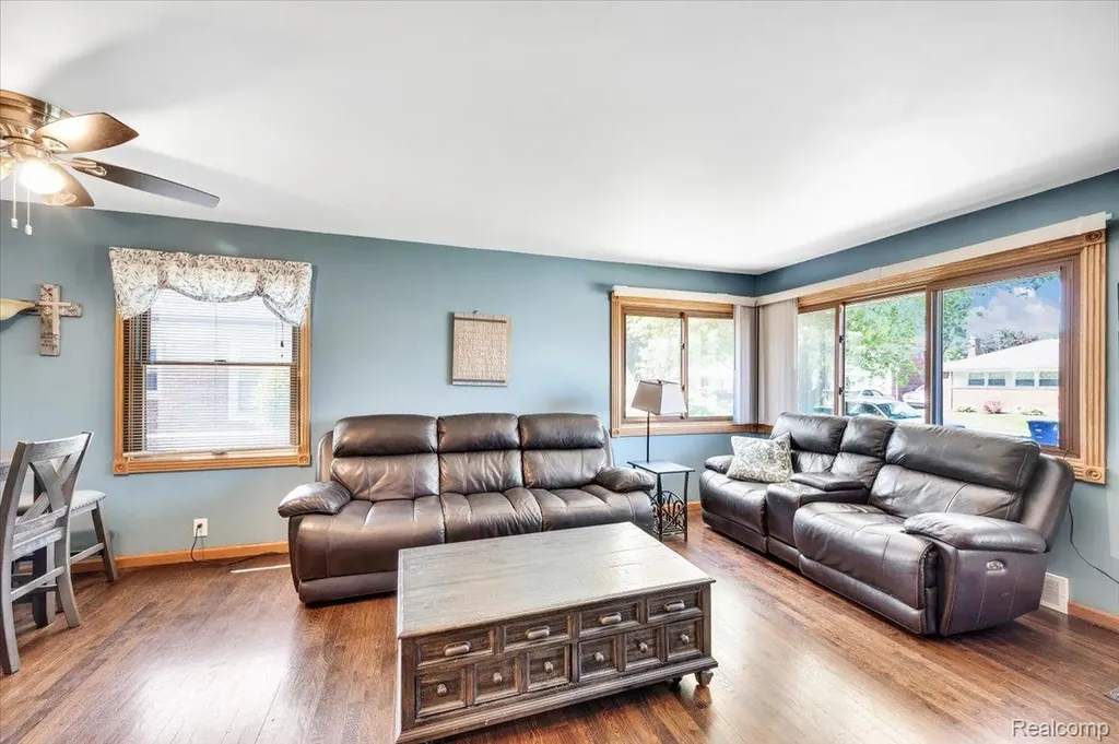 28048 Bohn Street Roseville City MI 48066
