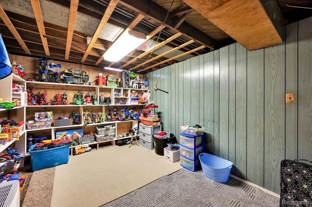 28048 Bohn Street Roseville City MI 48066