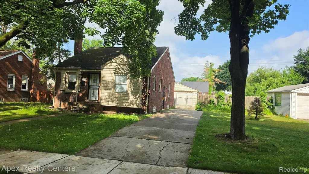 1172 Blackstone Street Inkster City MI 48141