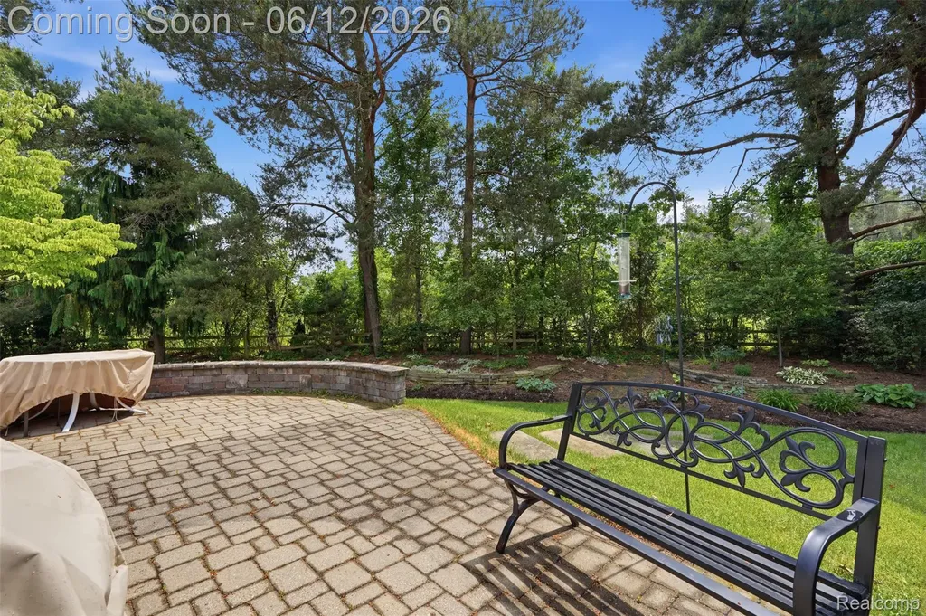 470 Delmar Court Highland Charter Township MI 48357