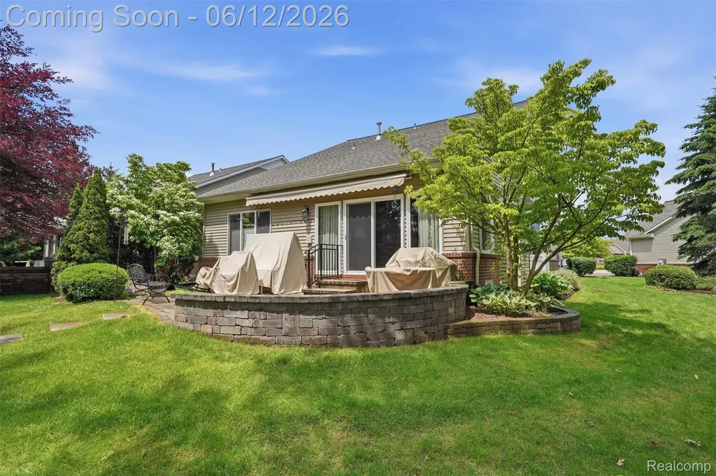 470 Delmar Court Highland Charter Township MI 48357
