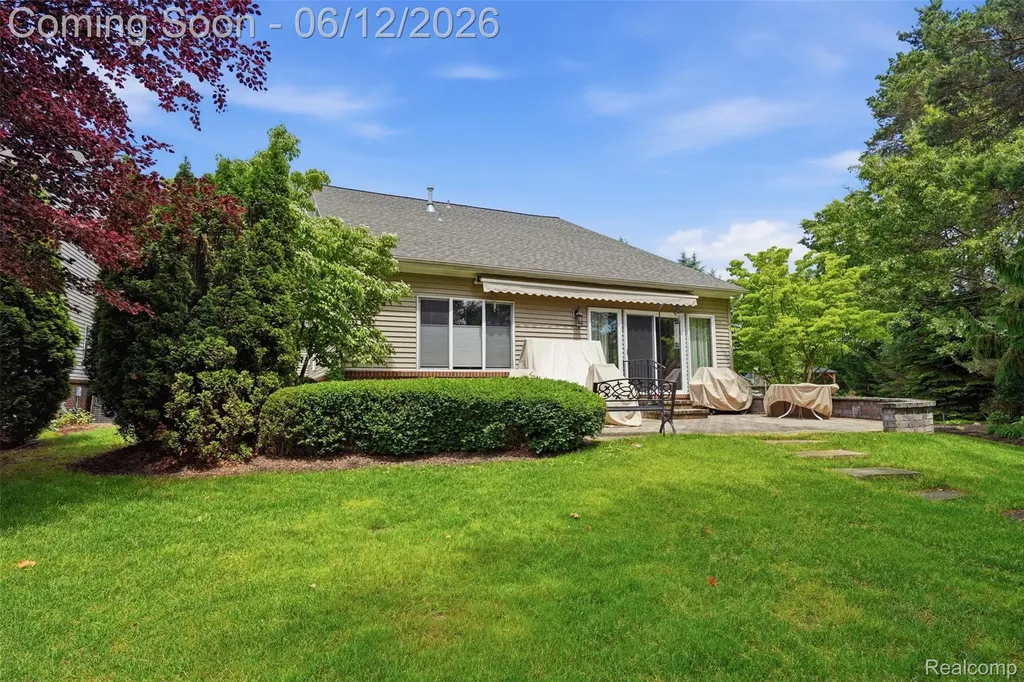 470 Delmar Court Highland Charter Township MI 48357