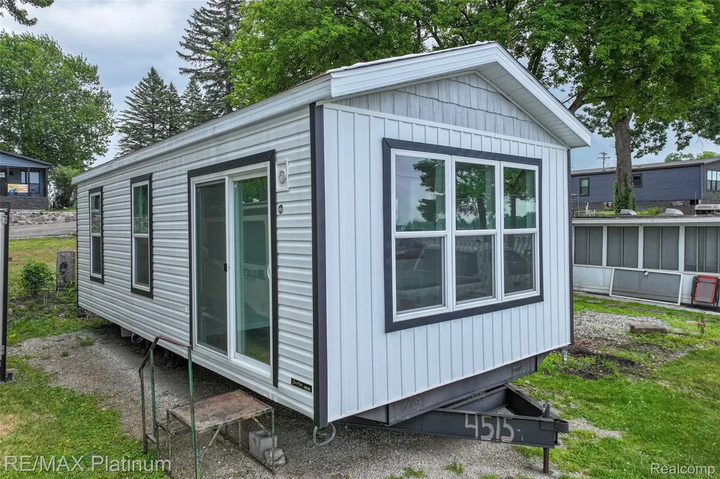 2 Serenity Shore Fenton Charter Township MI 48430