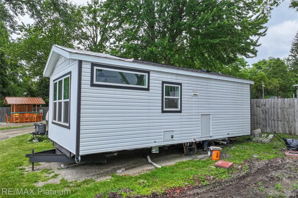 2 Serenity Shore Fenton Charter Township MI 48430