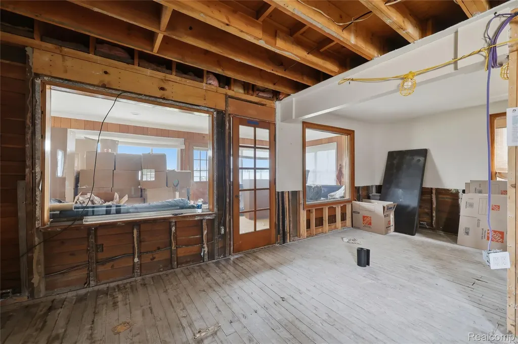 5557 Pointe Dr. Drive East China Township MI 48054