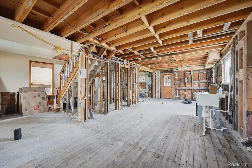 5557 Pointe Dr. Drive East China Township MI 48054