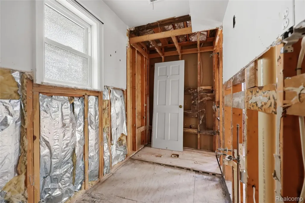 5557 Pointe Dr. Drive East China Township MI 48054