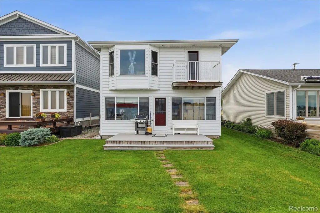 5557 Pointe Dr. Drive East China Township MI 48054