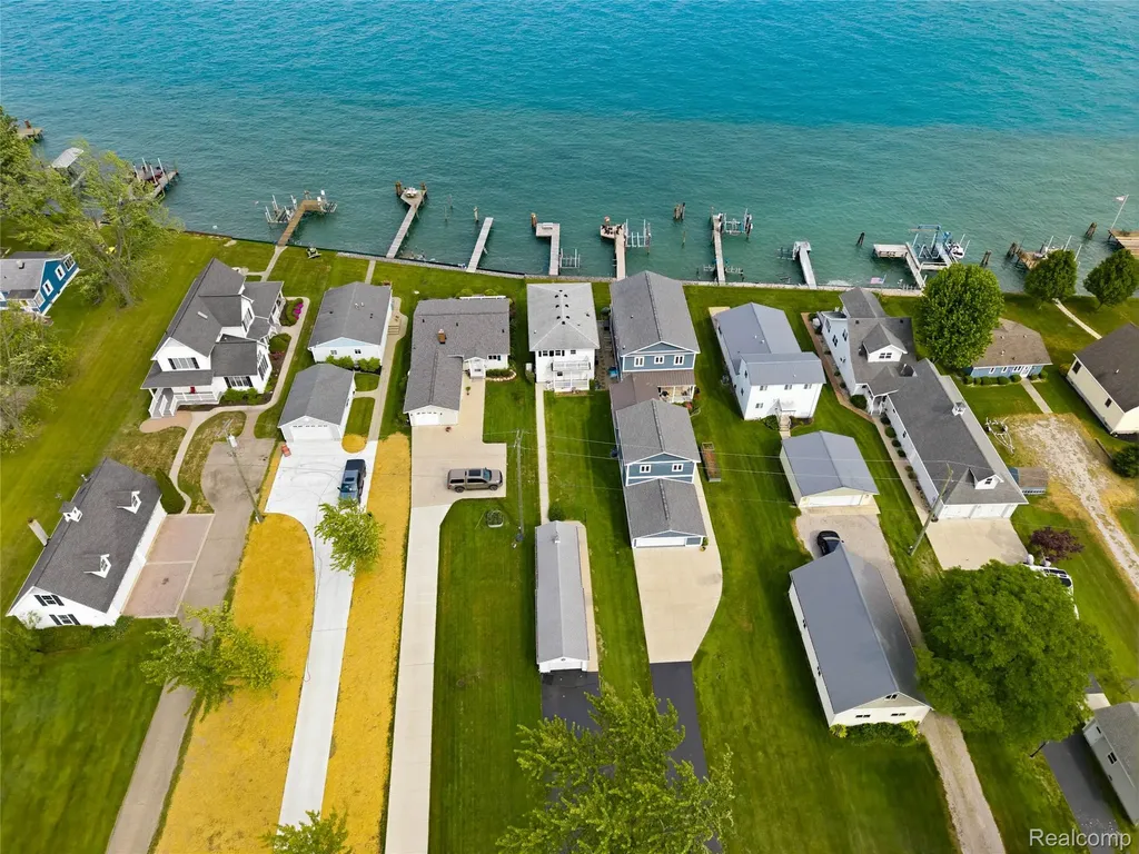 5557 Pointe Dr. Drive East China Township MI 48054
