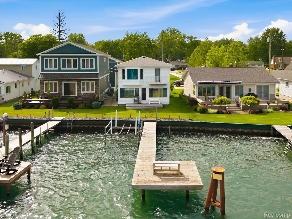 5557 Pointe Dr. Drive East China Township MI 48054