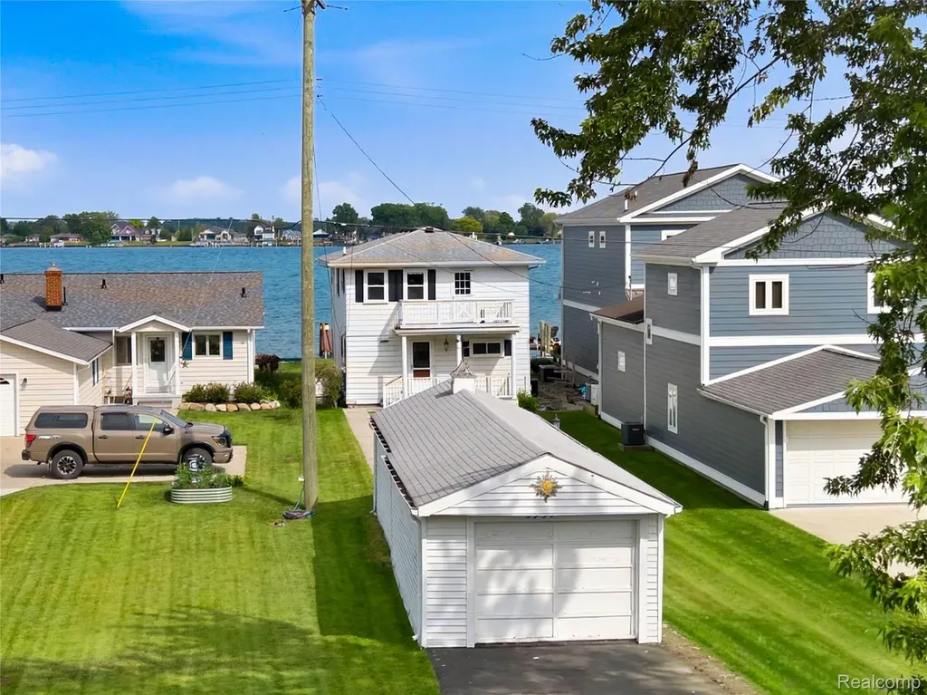 5557 Pointe Dr. Drive East China Township MI 48054