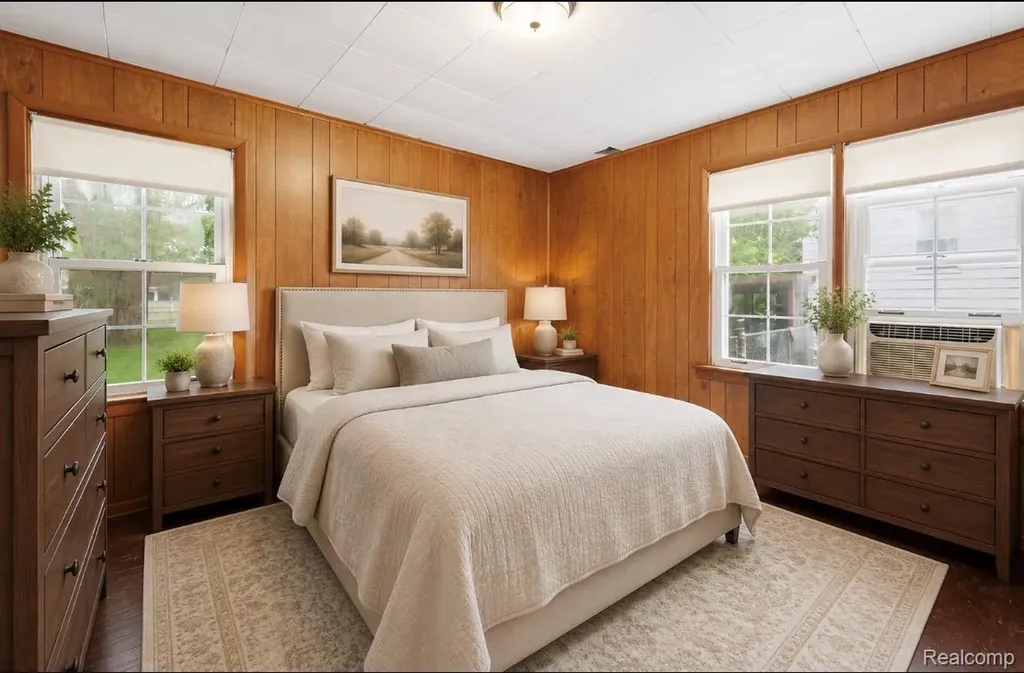 9235 Whitall Lane Grosse Ile Township MI 48138